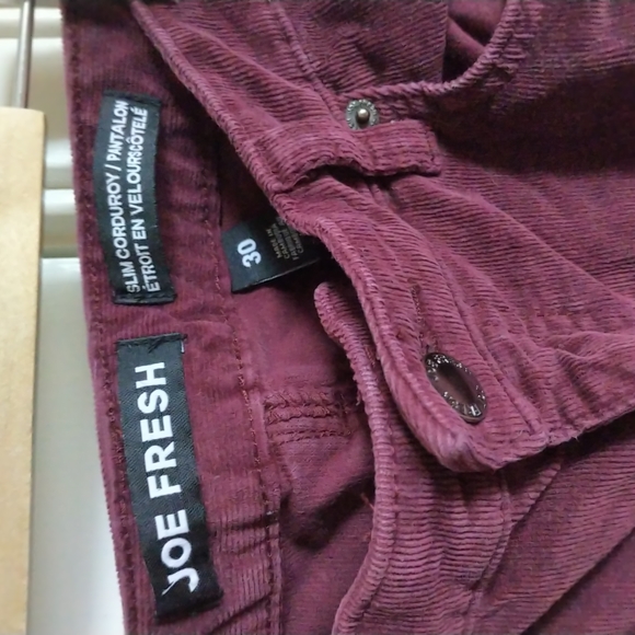 Women's Joe Fresh burgundy corduroy pants size 30 - Picture 3 of 3